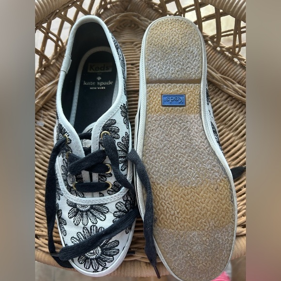 KATE SPADE X KEDS Daisy Print Sneakers - Size 6 - Picture 4 of 7